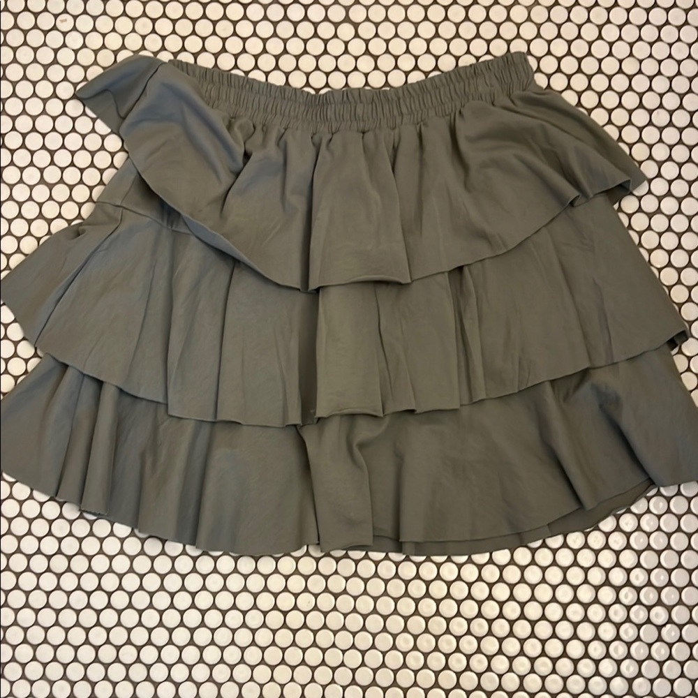 ASOS  Gray Tiered Skirt
Like new
Size 10